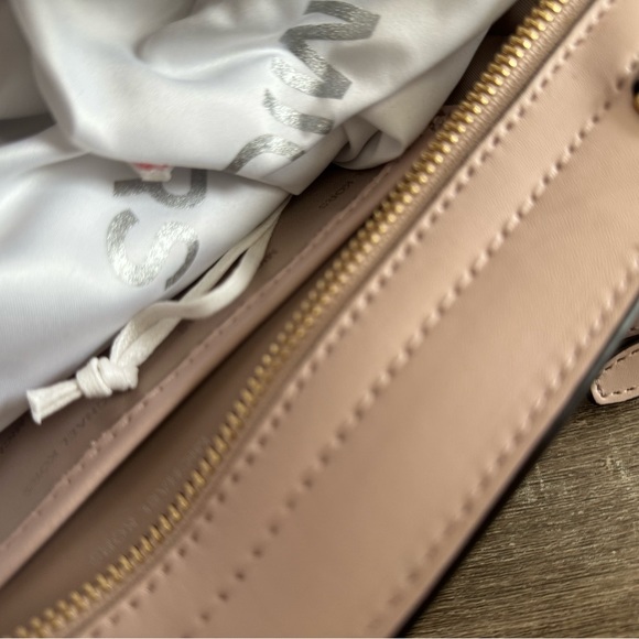NWT Michael Kors Selma Studded Medium Leather Crossbody in Soft Pink - Picture 10 of 11